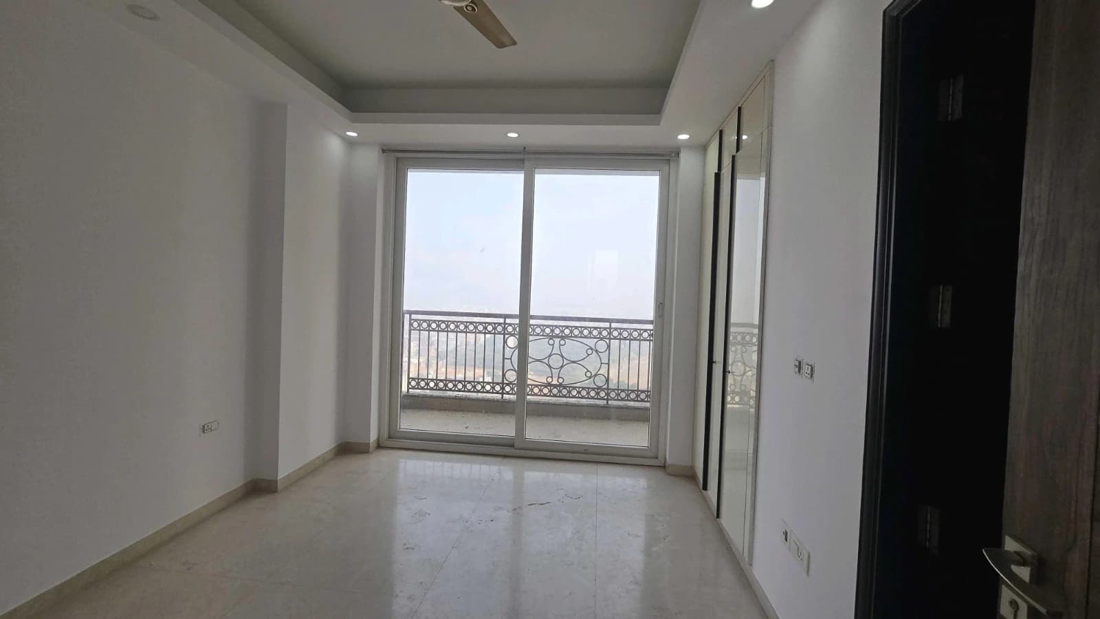 350 Square Yard Flats for Rent in Sector 13, Hisar