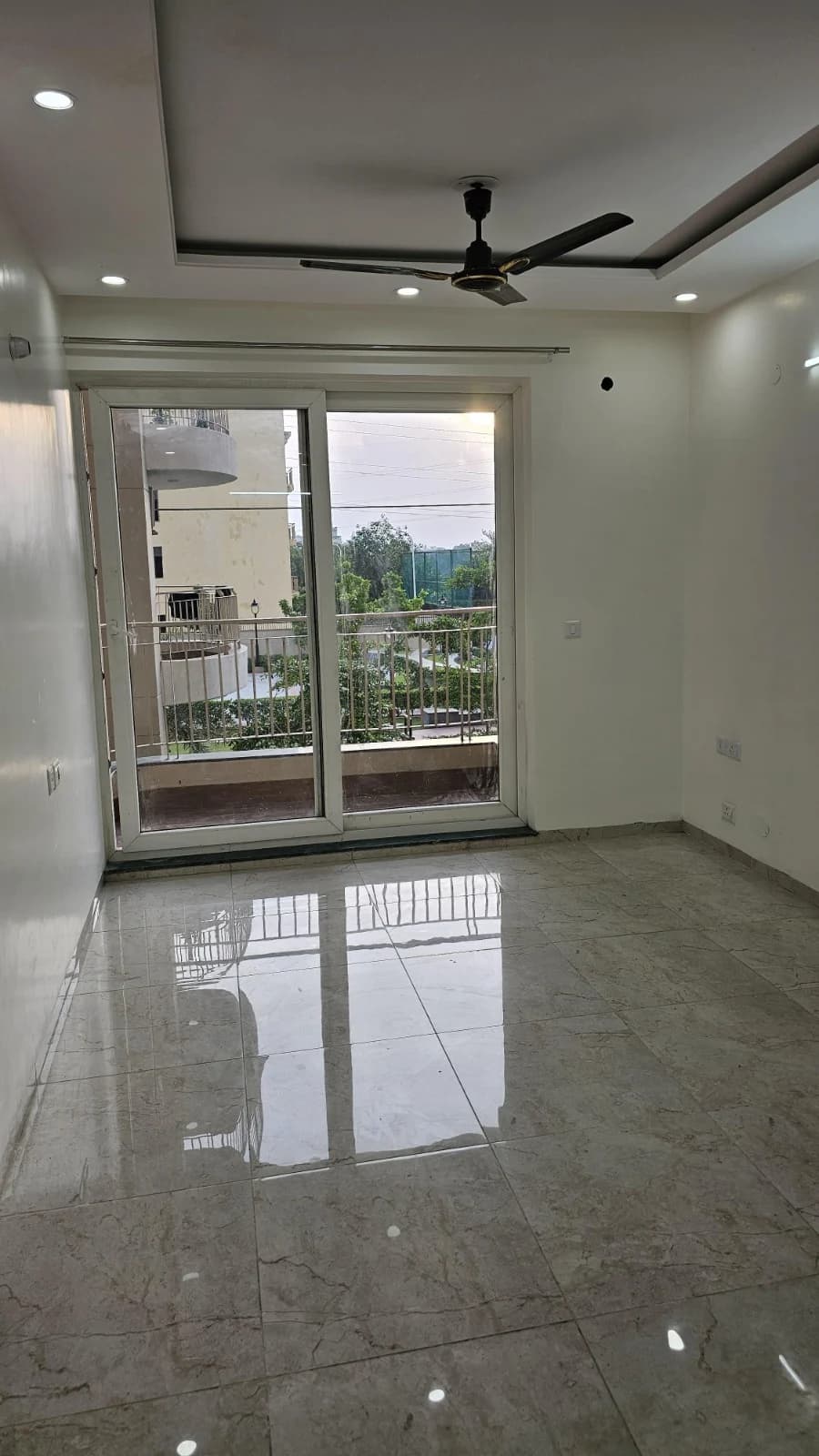 350 Square Yard Flats for Rent in Sector 14, Hisar