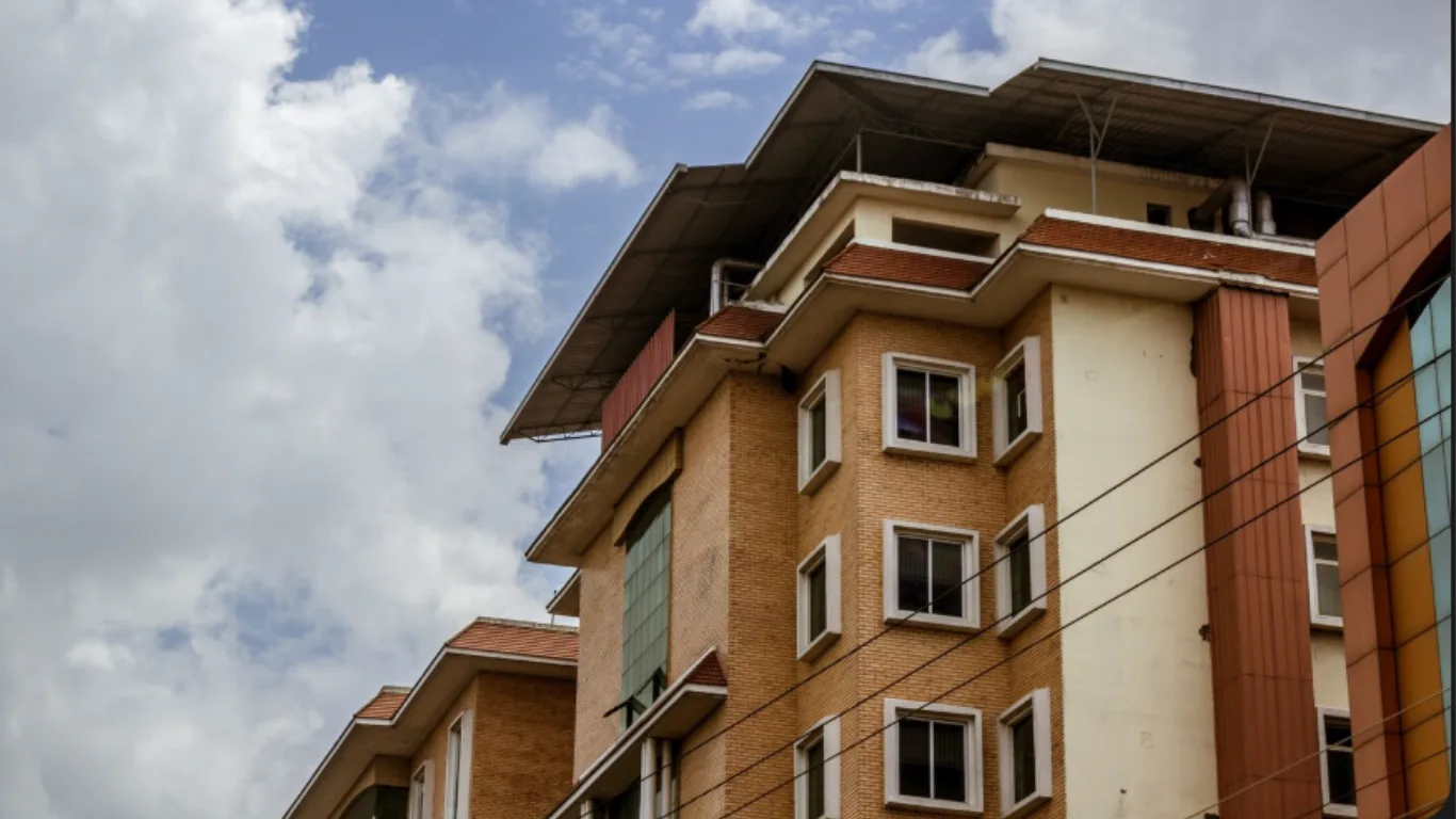 3 BHK Flats and Houses